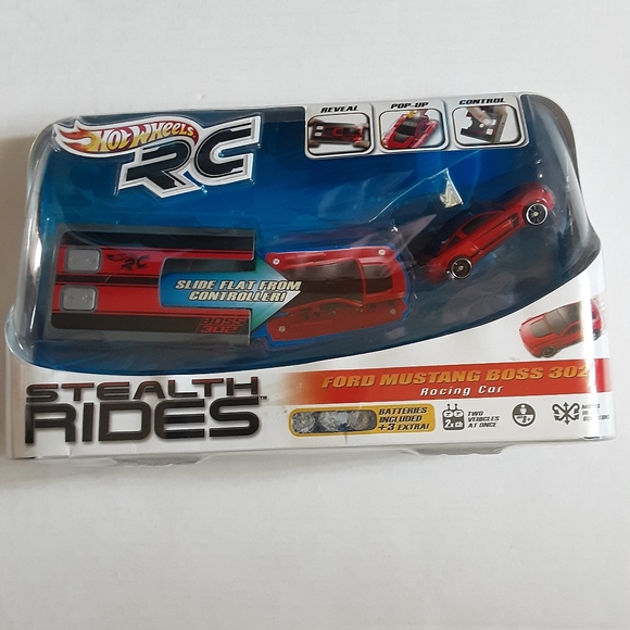 Mattel Hot Wheels RC Stealth Rides Red T5276 2010 Factory Sealed NEW - Picture 2 of 6